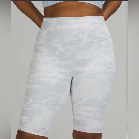 NWT Lululemon Size 2 Wunder Under HR Short 10” Jac - Picture 1 of 6